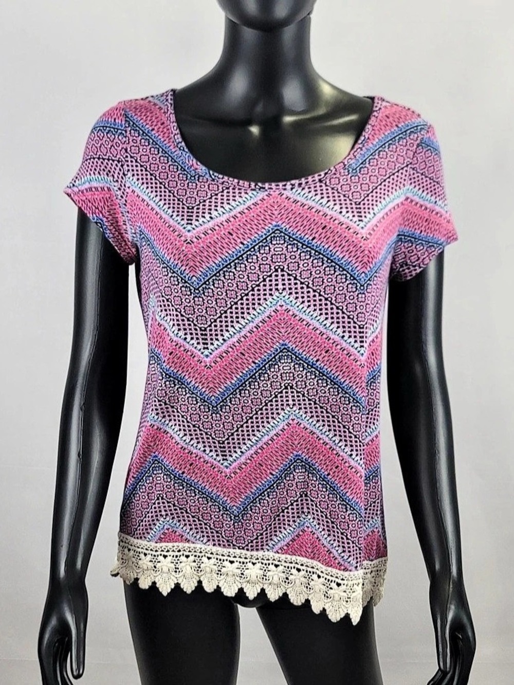Hippie Rose Geometric Short Sleeve Top in Pink & Blue Size Large